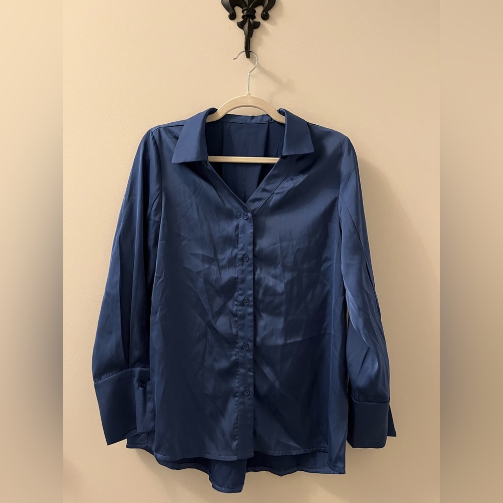 Sleek Blue Button-Up Blouse